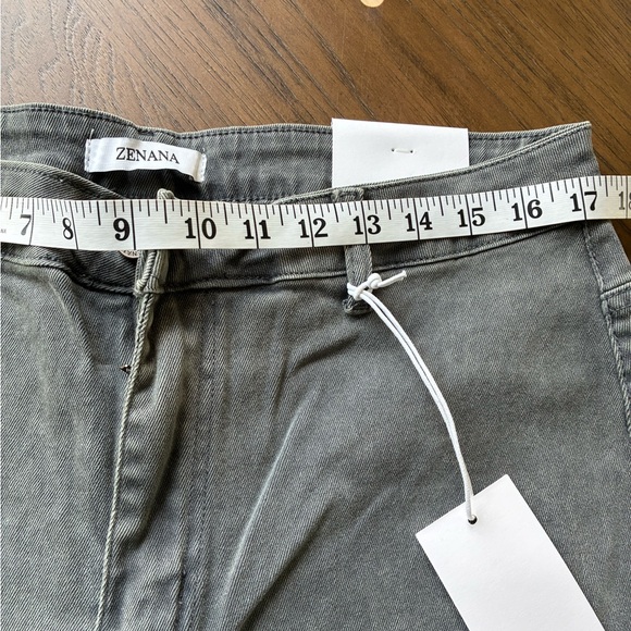 Zenana Outfitters Gray Ankle & Cropped Jeans - Picture 4 of 7
